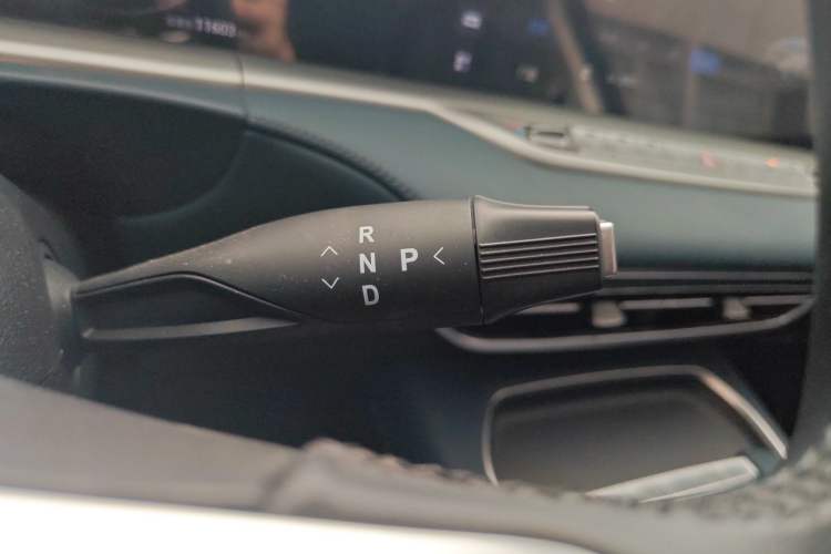 Used VOYAH FREE 2024 Ultra-Long Range Intelligent Driving Version Gear Lever