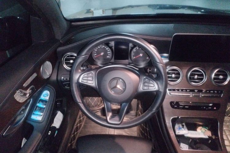 Used Mercedes-Benz GLC 2017 GLC 300 4MATIC Sport Edition Steering Wheel