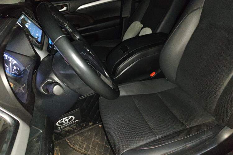 Used Toyota Highlander 2018 2.0T Four-Wheel Drive Prestige Version 7 Seats China VI Standard Left Front Seat