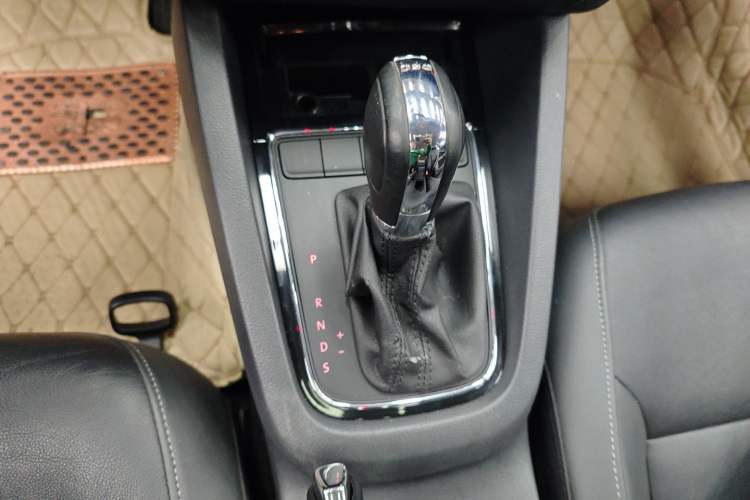 Used Volkswagen Sagitar 2015 230TSI Automatic Comfort Version