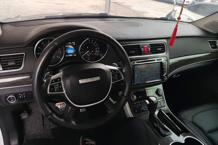 Used Haval H8 2015 2.0T Two-Wheel-Drive Standard Version
