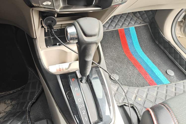 Used Honda City Classic 2014 Style 1.5L Automatic Elite Edition Gear Lever