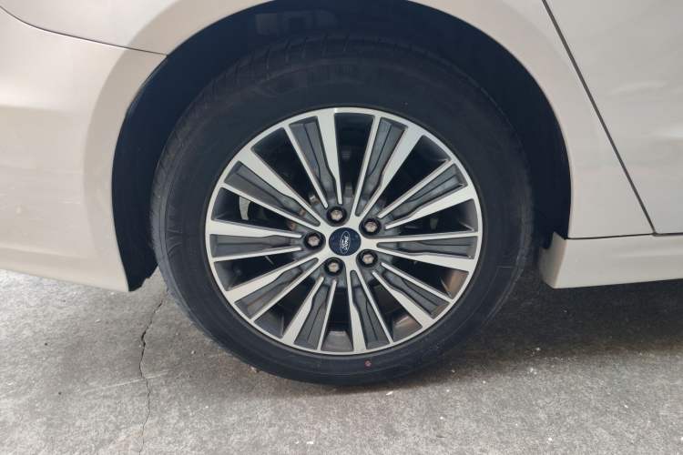 Used Ford Mondeo 2020 EcoBoost 180 Luxury Model Right Rear Wheel Hub