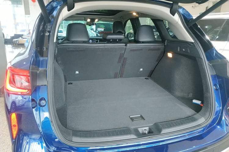 Used Infiniti QX50 2018 2.0T Two-Wheel-Drive Elite Edition
