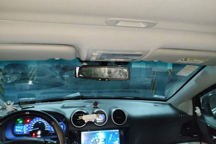 Used BYD S7 2015 2.0T Automatic Prestige Model Headliner