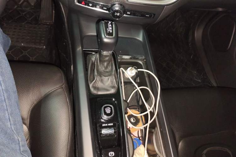 Used Volvo XC60 2019 T5 4x4 Smart Edition China V Standard Gear Lever