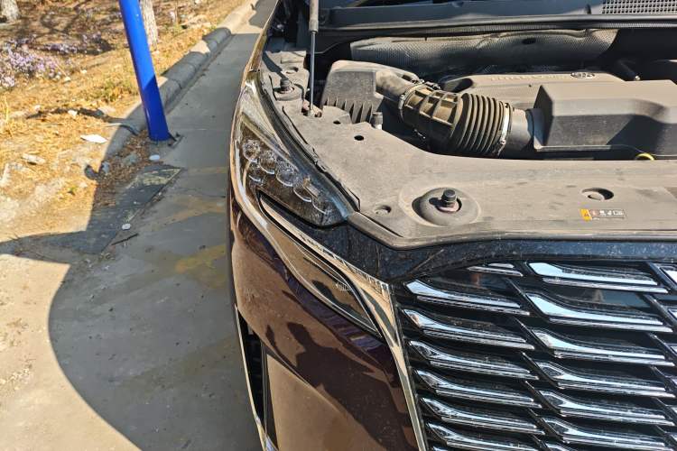 Used Buick GL8 2023 Avenir Aivia Six-Seat Deluxe Edition Right Front Headlight