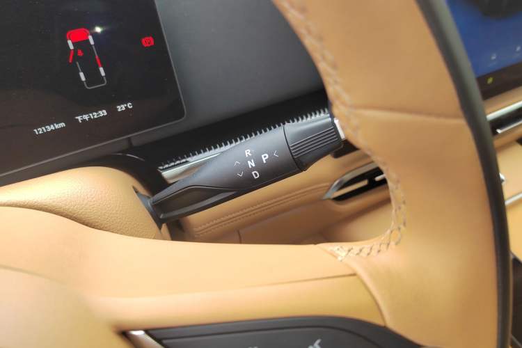 Used VOYAH Dream 2025 PHEV Four-Wheel-Drive Flagship Kunpeng Edition Gear Lever