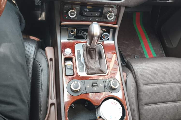 Used Volkswagen Touareg 2015 3.0 TSI Luxury Model Gear Lever