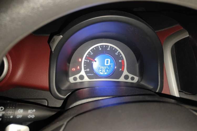 Used CHANGAN Benni 2015 1.4L IMT Luxury Model China V Standard
