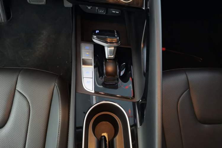 Used Hyundai Elantra 2022 1.5L CVT LUX Prestige Edition
