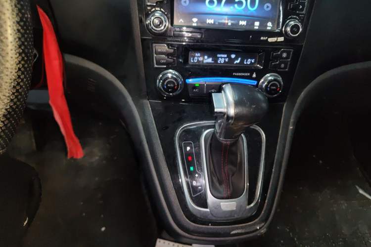 Used Haval H6 2016 Upgraded Model 1.5T Automatic Two-Wheel Drive Elite Version