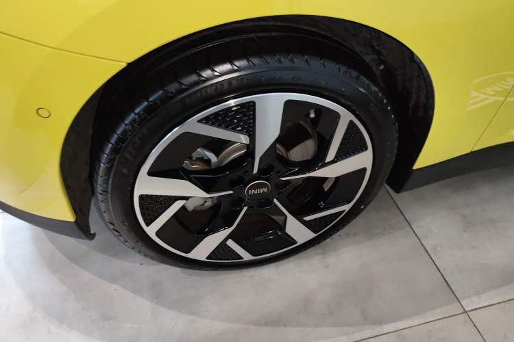 Used MINI Electric COOPER 2024 452km COOPER SE Artist Left Front Wheel Hub