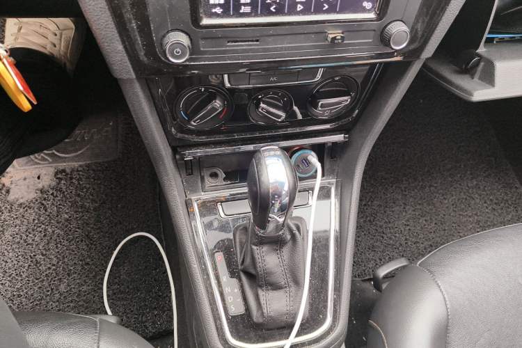 Used Volkswagen Bora 2016 230TSI DSG Comfort Model
