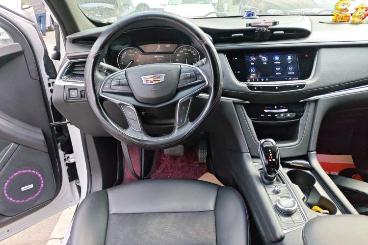 Used Cadillac XT5 2021 2.0T Two-Wheel Drive Luxury Version Audio And AC Panel