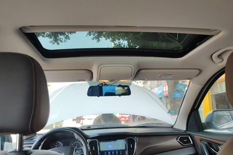 Used FAW Senya R7 2017 1.6L Manual Luxury Model
