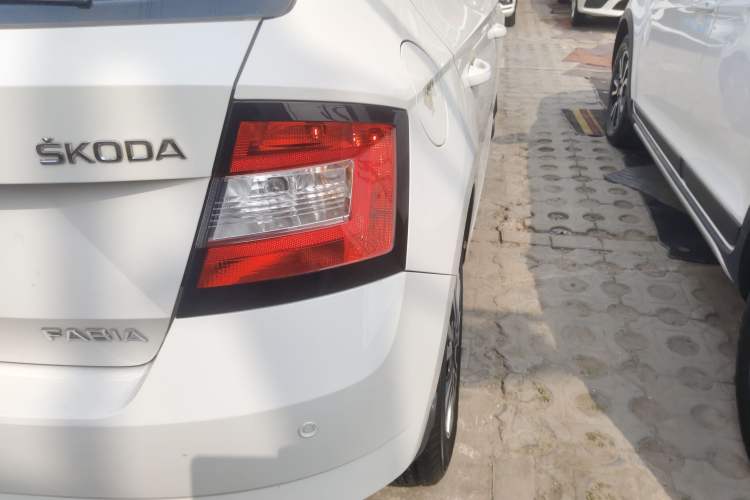 Used Skoda Fabia 2015 1.4L Automatic Front-Drive Model
