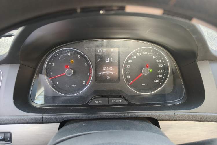 Used Volkswagen Lavida 2013 Restyled Classic 1.6L Automatic Comfort Edition Instrument Cluster