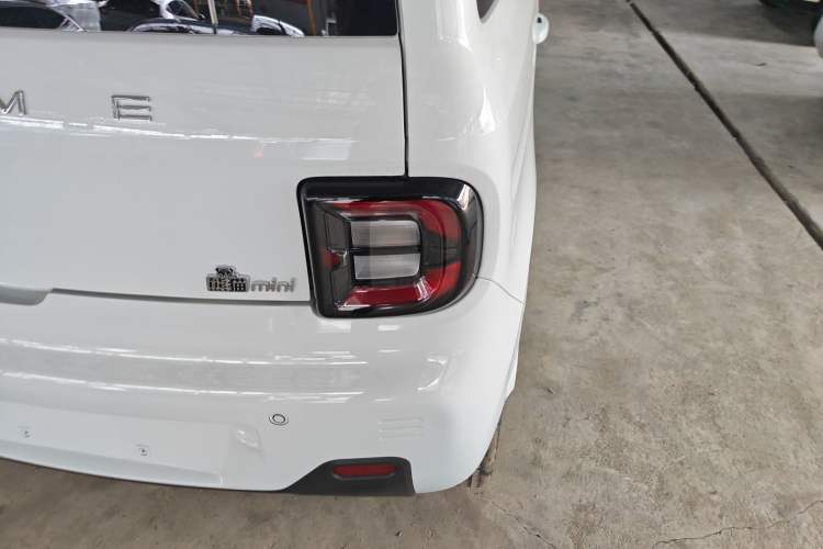 Used Geely Galaxy Panda 2024 Panda Mini 200km Endurance Bear Right Rear Taillight