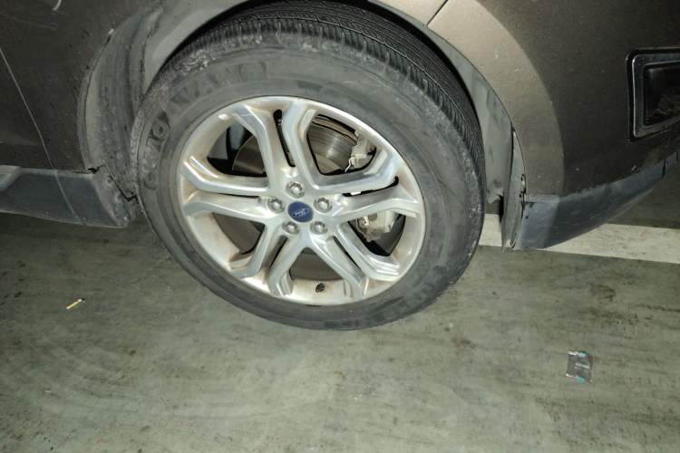 Used Ford Edge 2018 EcoBoost 245 Two-Wheel-Drive Titanium 7-Seater China V Standard Right Front Wheel Hub