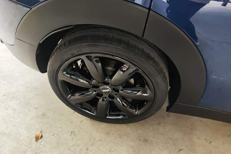 Used MINI Clubman 2016 Revised Version 1.5T COOPER Connoisseur Edition Exterior 3