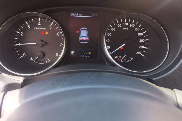 Used Nissan Qashqai 2019 2.0L CVT Smart Enjoyment Version Odometer Close Up