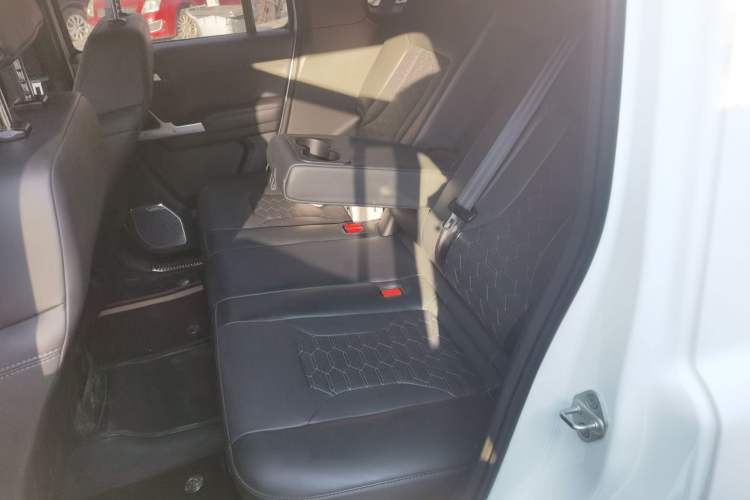 Used 212 T01 2024 2.0T Mechanic
