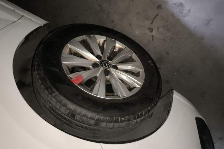 Used Volkswagen Lavida 2023 New Sharp 1.5L Automatic Excellent New Edition
