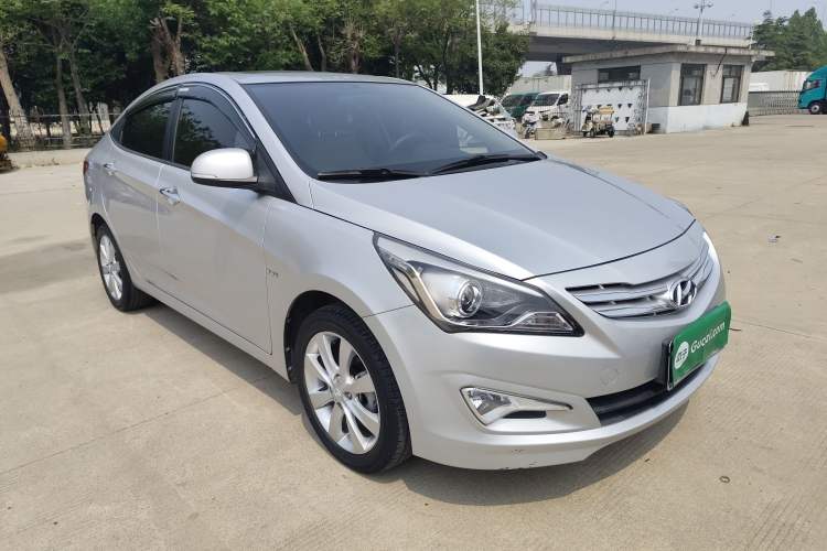 Used Hyundai Verna (older generation) 2014 1.4L Manual Top-Tier Model TOP