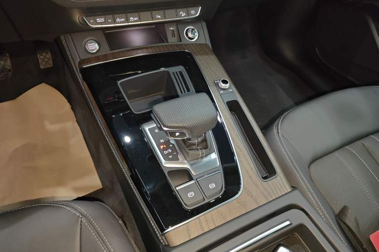 Used Audi Q5L 2023 40T Luxury Elegant Model
