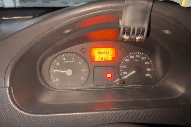 Used Wuling Rongguang 2011 1.2L Base Version
