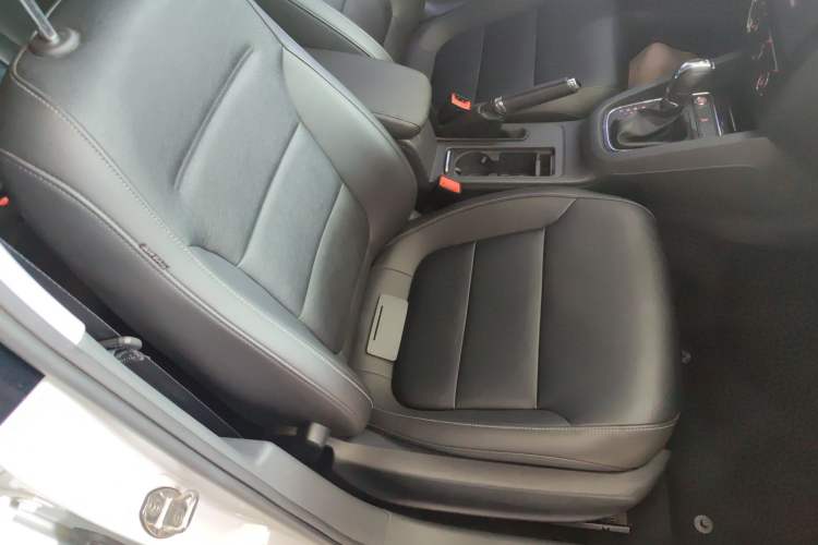 Used Volkswagen Sagitar 2018 180TSI DSG Prestige Edition Right Front Seat