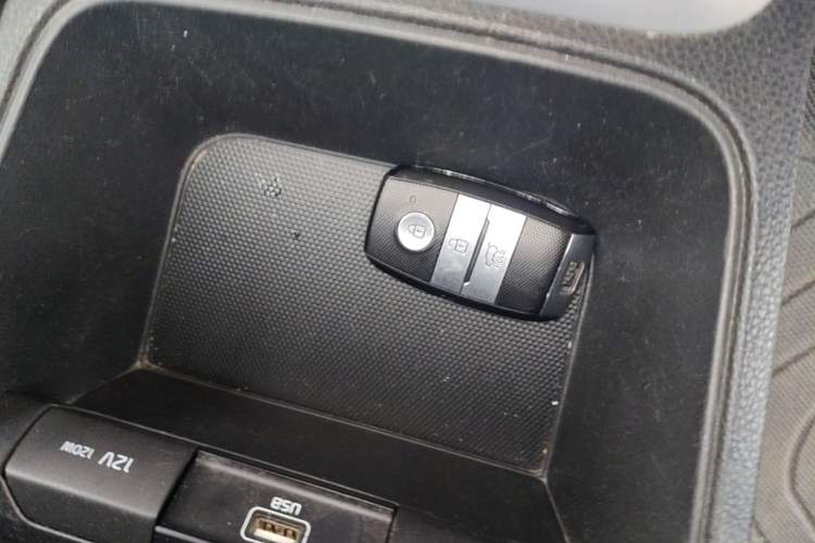 Used Kia kx1 Stonic 2019 1.4L Automatic Fun Edition China V Standard Vehicle Key