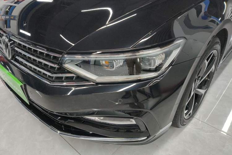 Used Volkswagen Magotan 2023 2 Million Units Limited Edition 330TSI DSG Leading Version Left Front Headlight