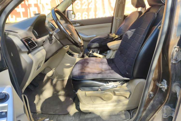 Used Baojun 730 2014 1.5L manual standard trim 7 seats Left Front Seat