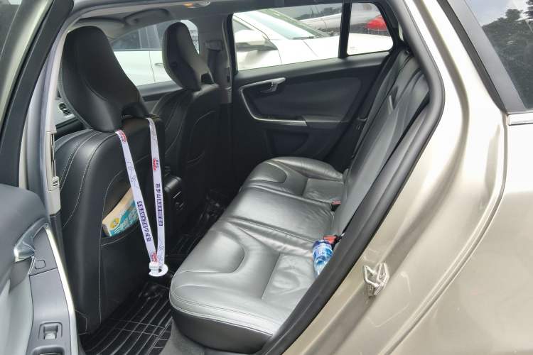 Used Volvo V60 2014 T5 Zhiya Edition