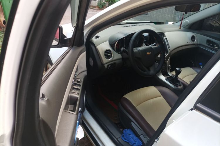 Used Chevrolet Cruze 2011 1.6L SE MT Transformers Edition