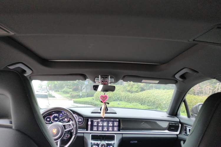 Used Porsche Panamera 2017 Panamera 4 E-Hybrid Executive Long Wheelbase 2.9T Headliner