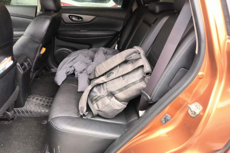 Used Nissan X-Trail 2015 2.0L CVT Comfort MAX Edition 2WD Left Rear Seat