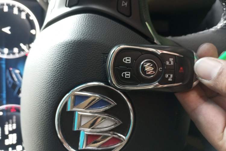 Used Buick GL8 2022 ES Landtrek 653T Luxury Edition