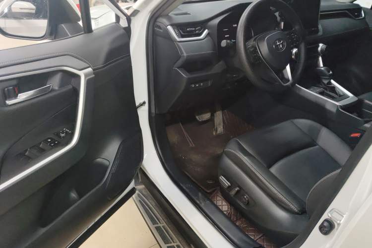 Used Toyota RAV4 2022 2.0L CVT Two-Wheel Drive Fashion Plus Edition
