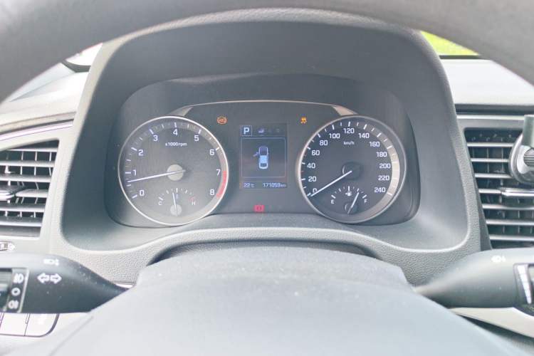 Used Hyundai Elantra (6th Generation / Lingdong) 2016 1.6L Automatic ZhiXuan · Luxury Version