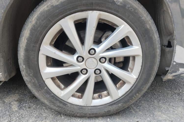 Used Buick Verano 2015 Sedan 15S Automatic Ambition Model Right Front Wheel Hub