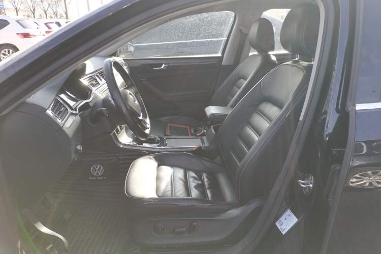 Used Volkswagen Passat 2017 330TSI DSG Luxury Edition
