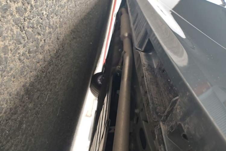 Used Geely Galaxy A7 2025 Model EM-i 70km Luxury Edition Left Side Sill