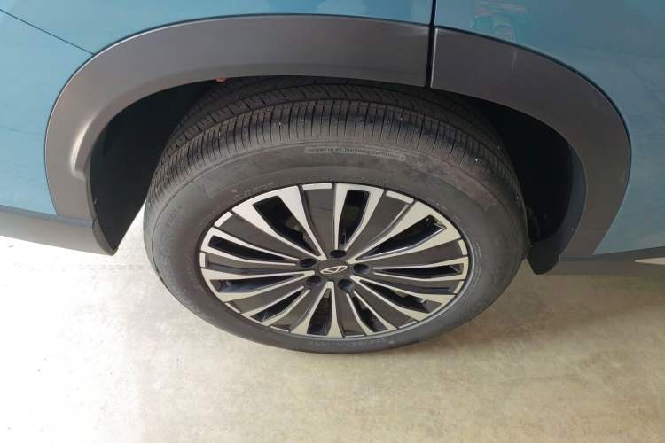 Used Chery Tiggo 8 PLUS C-DM 2025 1.5T 116 km Prestige Version 5 Seats