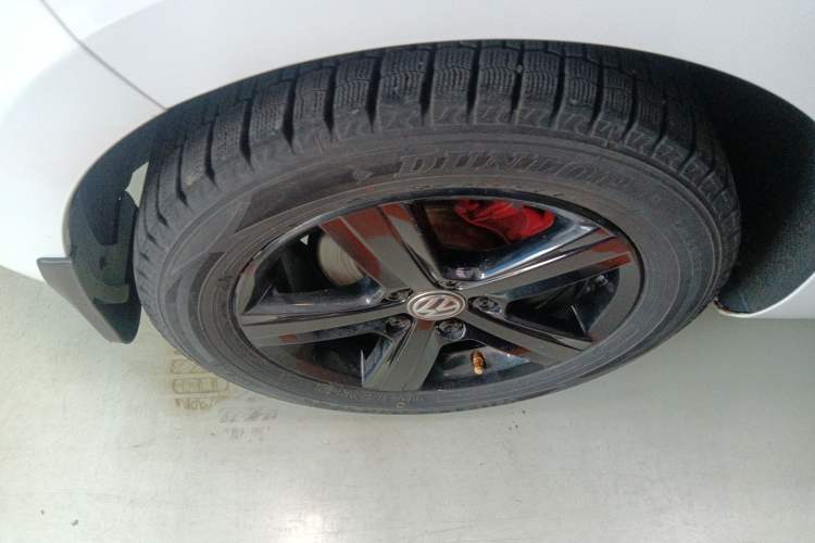 Used Volkswagen Golf 2014 1.4TSI Automatic Comfort Model Right Rear Wheel Hub