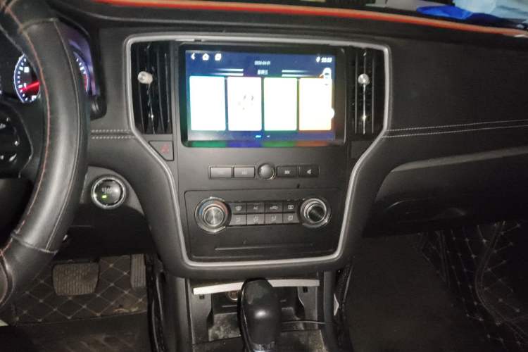 Used Roewe i6 2018 20T Automatic Internet ZhiZun Edition