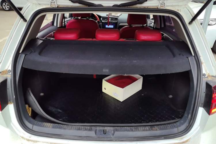 Used Volkswagen Golf 2018 1.6L Automatic Fashion Model