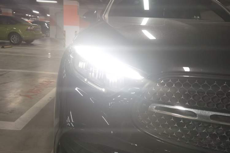 Used Mercedes-Benz GLC Coupe 2024 GLC 300 4MATIC Coupe SUV Right Front Headlight